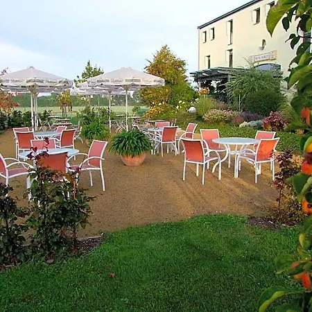 Moritz An Der Elbe Hotell 3*