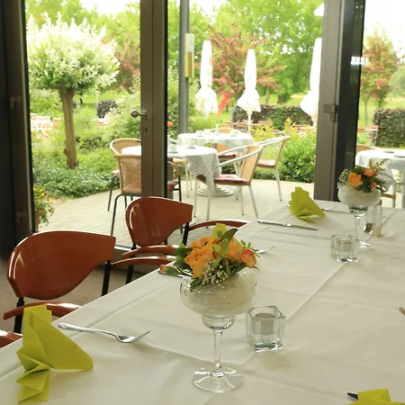 Moritz An Der Elbe Hotell 3*